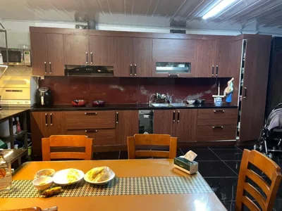 Tweepersoonskamer met Balkon — Lee Homestay